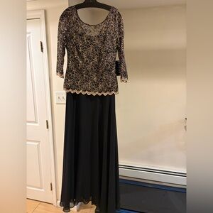 Elegant Black Lace Evening gown